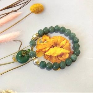 Natural Jade stone beaded bracelet